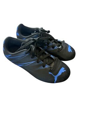 Puma Black and Gray youth Soccer/Football Cleats, SZ 13Y, Like new